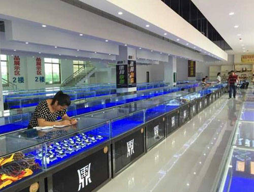 工藝品批發(fā)中心內部