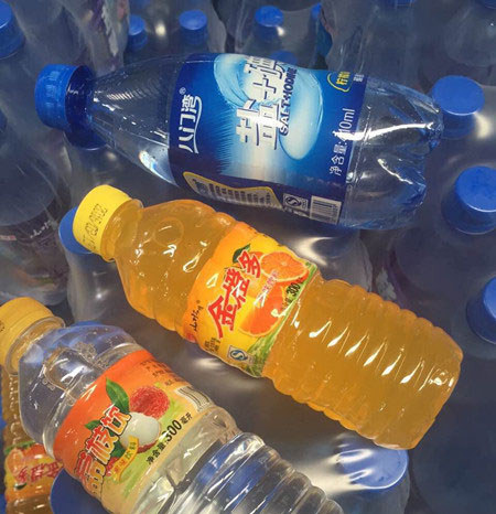 現場(chǎng)查獲的飲料產(chǎn)品