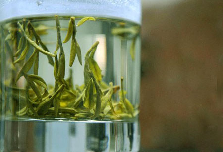 水滿(mǎn)綠茶