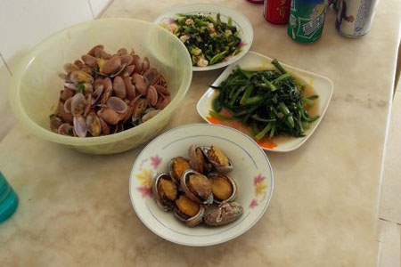 團結街：三亞新型小吃街